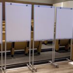 Flip Chart de Alumínio com Rodízios