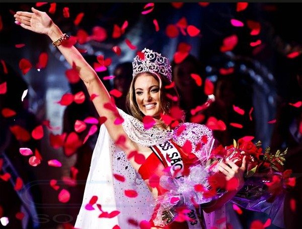 Miss São Paulo - Chuva de Pétalas de Rosas Artificiais
